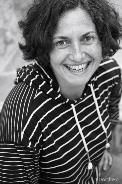 Dina Profil